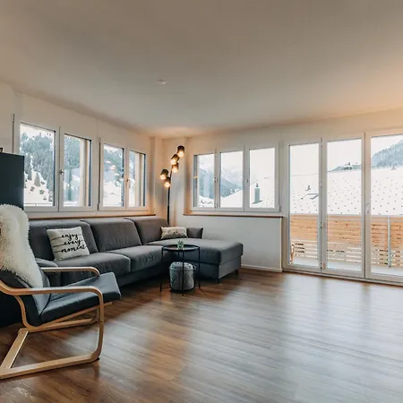 Appartement Chuenislodge1 Neu, Grosse Terrasse & Designerofen, Praechtige Aussicht *