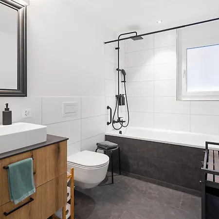 Appartamento Chuenislodge1 - Traum Panorama - Balkon - Tiefgarage Adelboden
