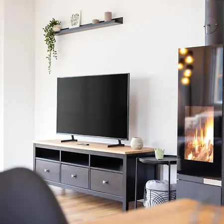 Chuenislodge1 Neu, Grosse Terrasse & Designerofen, Praechtige Aussicht *