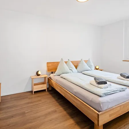 Chuenislodge1 Neu, Grosse Terrasse & Designerofen, Praechtige Aussicht