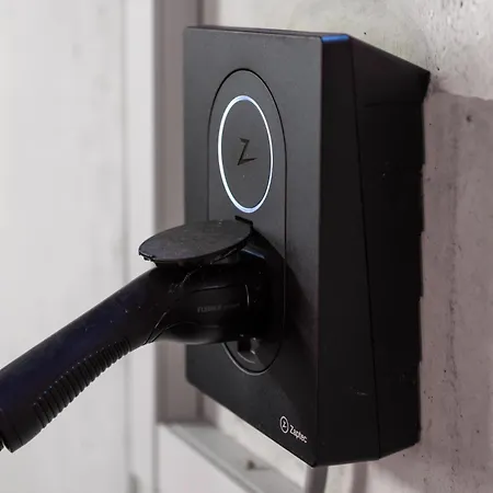 Chuenislodge1 Neu, Grosse Terrasse & Designerofen, Praechtige Aussicht