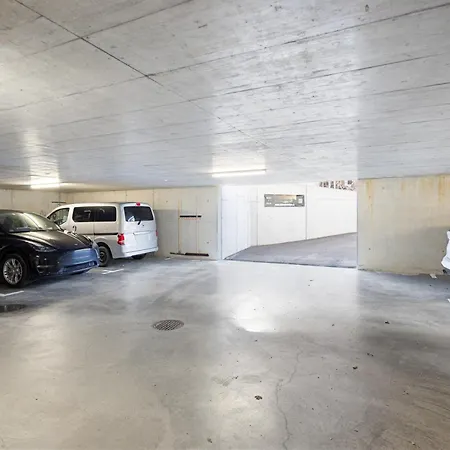 Chuenislodge1 Neu, Grosse Terrasse & Designerofen, Praechtige Aussicht