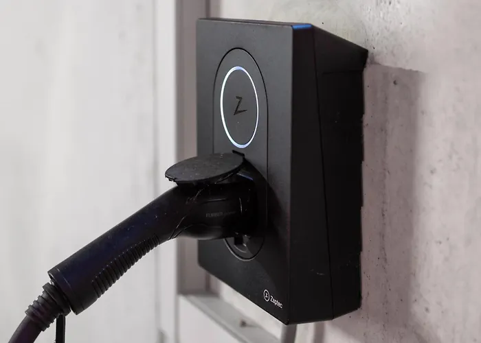 Chuenislodge1 Neu, Grosse Terrasse & Designerofen, Praechtige Aussicht