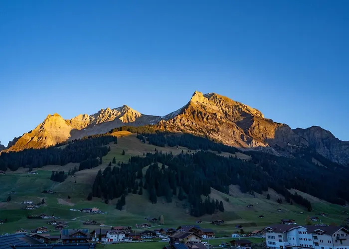 Chuenislodge1 Neu, Grosse Terrasse & Designerofen, Praechtige Aussicht Apartament