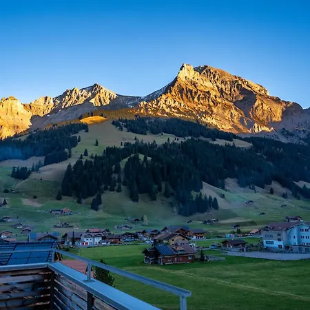 Apartament Chuenislodge1 Neu, Grosse Terrasse & Designerofen, Praechtige Aussicht *