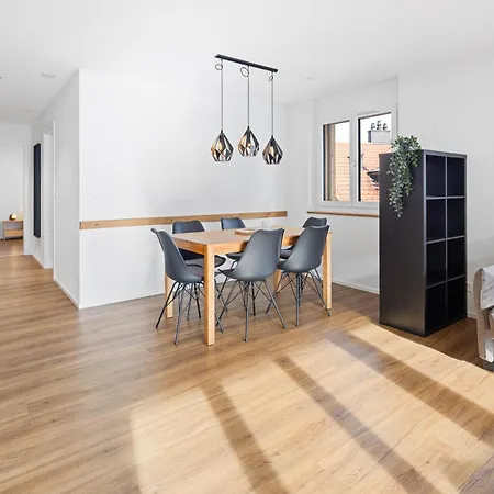 Chuenislodge1 Neu, Grosse Terrasse & Designerofen, Praechtige Aussicht *